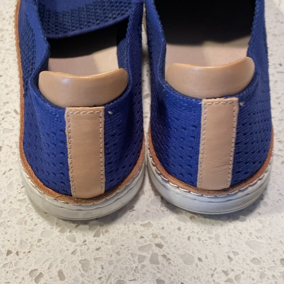UGG Sammy Navy Flats 7.5 - Picture 3 of 7